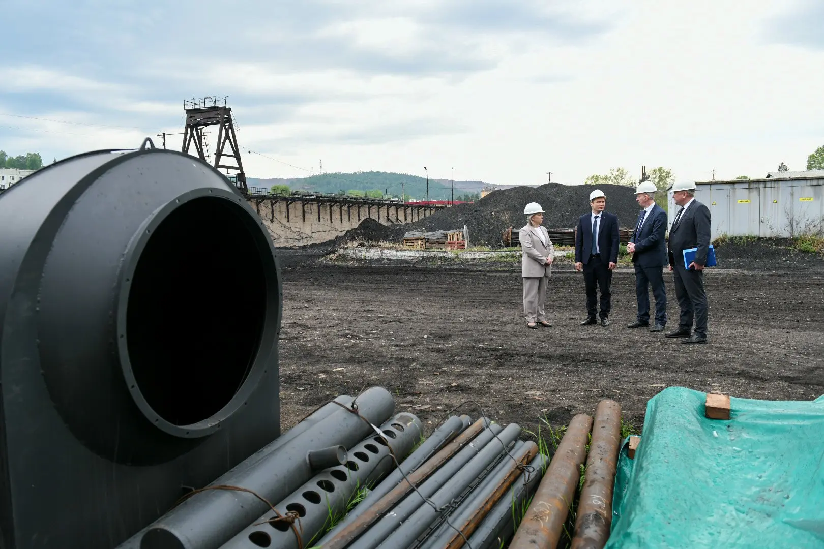 Провёл в Сорске совещание по подготовке к новому отопительному сезону