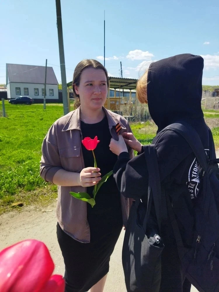 🎗️"Георгиевская лента" "шагает" по району...