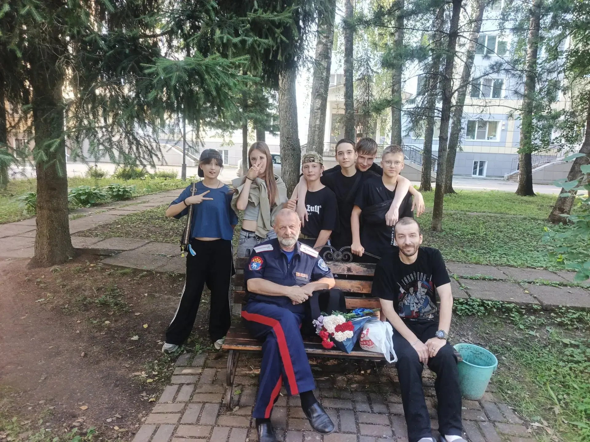 Сегодня, в День ветерана боевых действий, казачата 32-й школы г. Йошкар-Олы с гордостью и уважением 