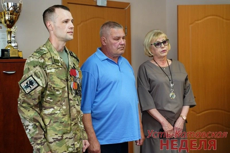 ЗА ДЕЙСТВИЯ ВОИНА-УСТЬКАТАВЦА КОМАНДУЮЩИЙ АРМИИ ПОБЛАГОДАРИЛ АЛЕКСЕЯ ТЕКСЛЕРА
 
Командующий одной из