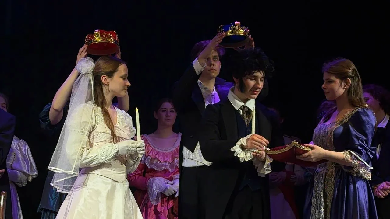 Финал «Живой сцены» — выступление состоялось! 🎭  Ученики 11 «Т» класса уже выступили на сцене ДДТ «Т