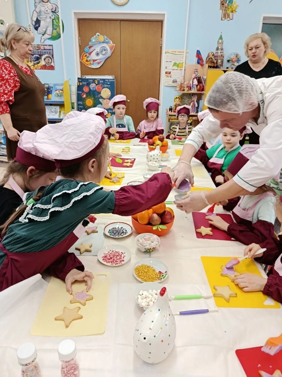 🍪 Космический кулинарный мастер-класс в Корпусе 5  В минувшую пятницу в подготовительной группе №21 
