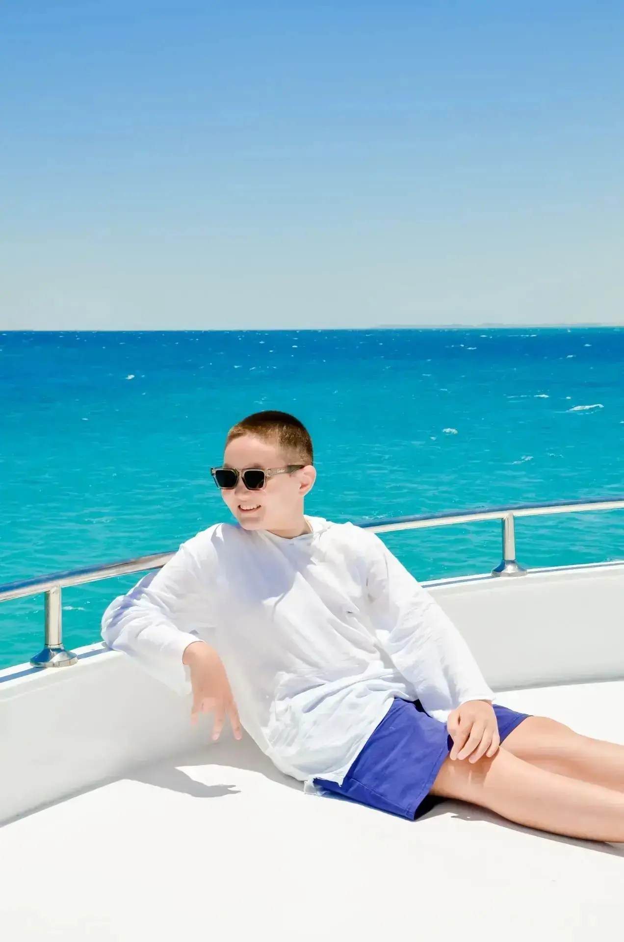 Морской привет от Самира: ловим тёплые лучики солнца! 🌊☀️🏖️

Лето и море — это идеальное сочетание