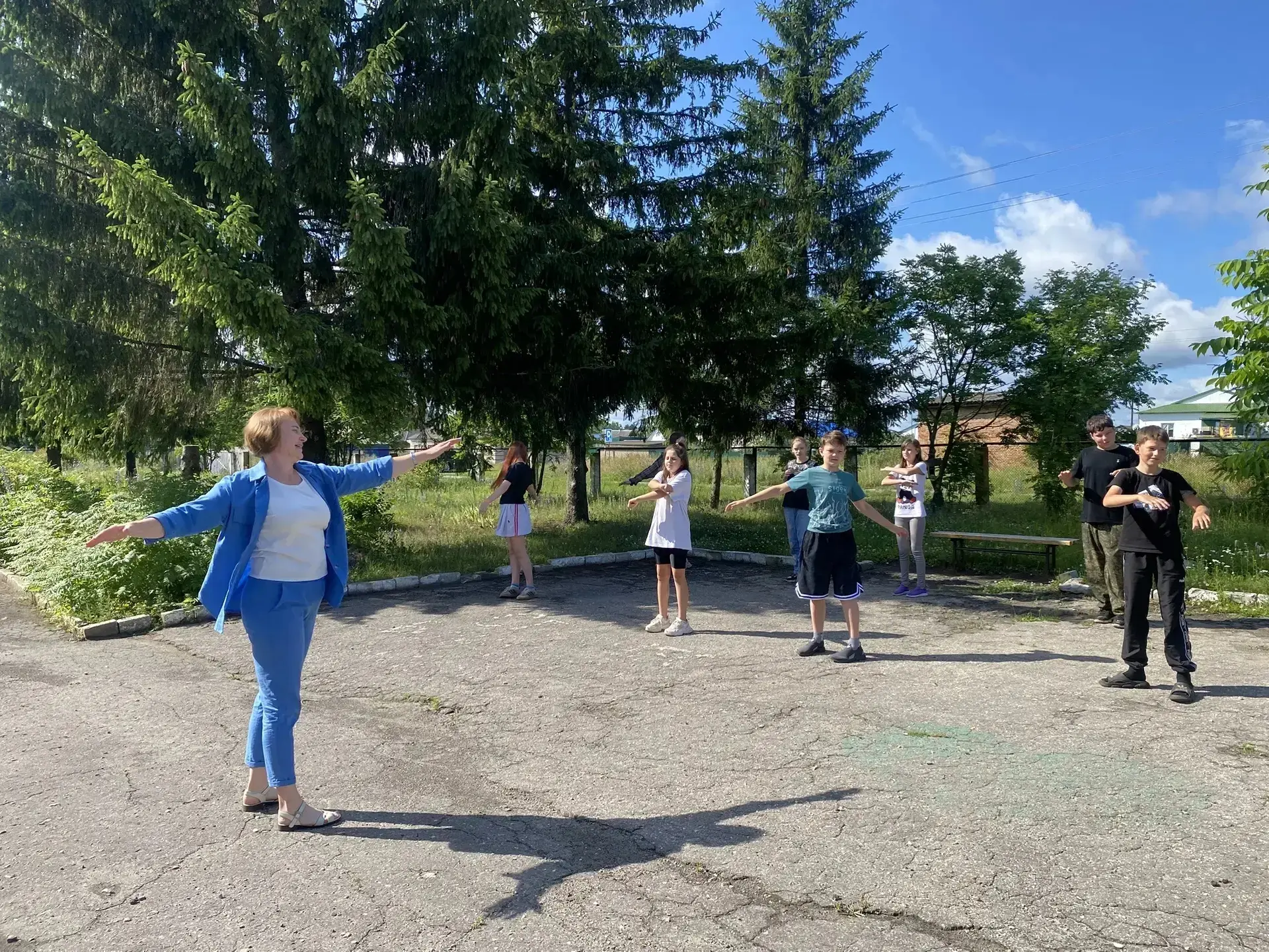 Смена Первых.Время Первых.
Восьмой день Первых

✨Утро началось с торжественной линейки и традиционно