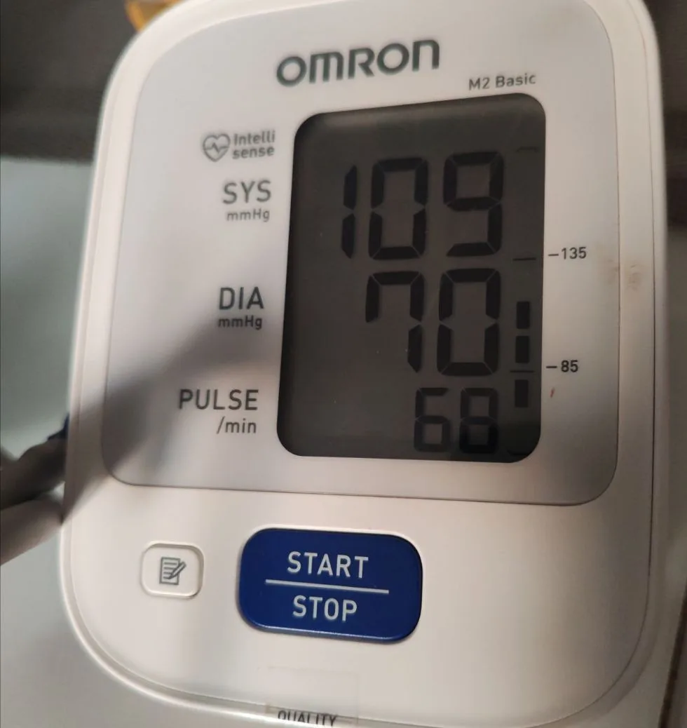 У меня повышенное давление, плохо себя чувствую. Моё давление 90/50. Сейчас голова боли...