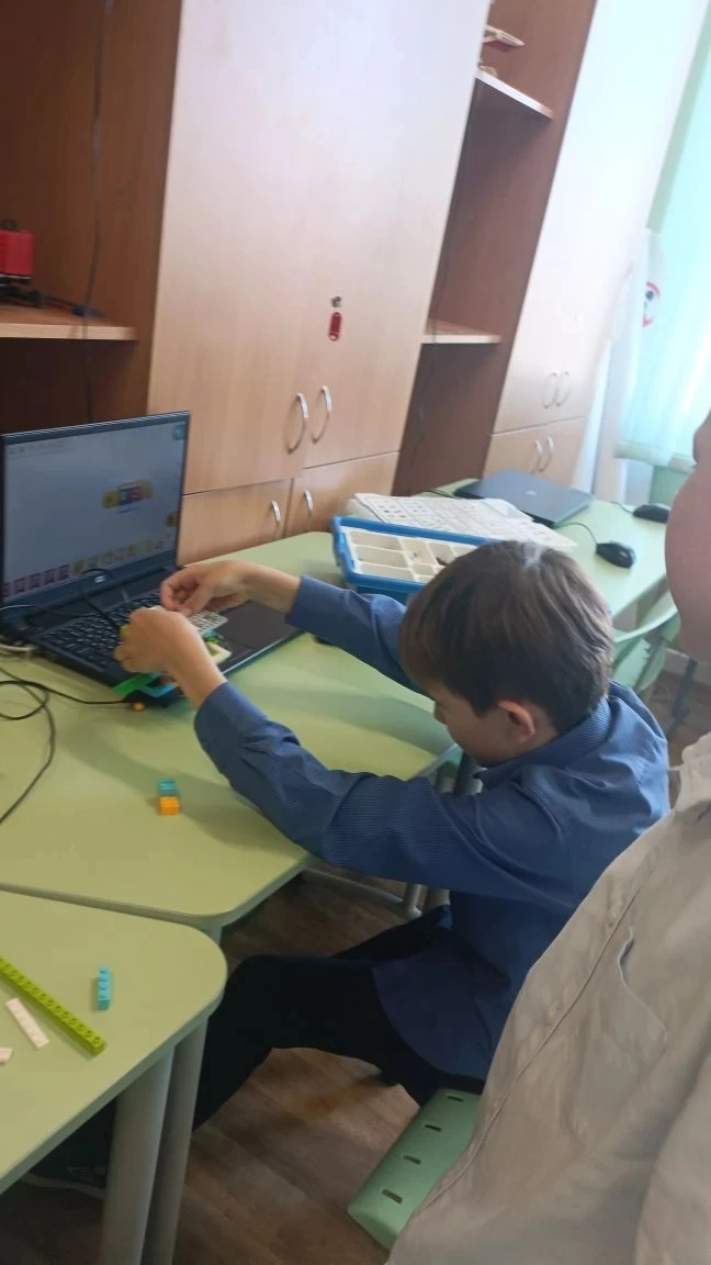 🤖 Финальное занятие в кружке «Робототехника»! ✨  Под чутким руководством Галины Никаноровны ребята п
