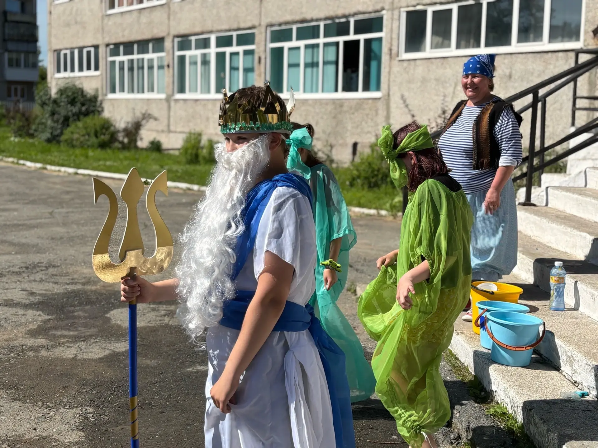 🧜‍♂️ Заключительный восемнадцатый день в летнем лагере Средней школы № 37 был посвящён Дню Нептуна,