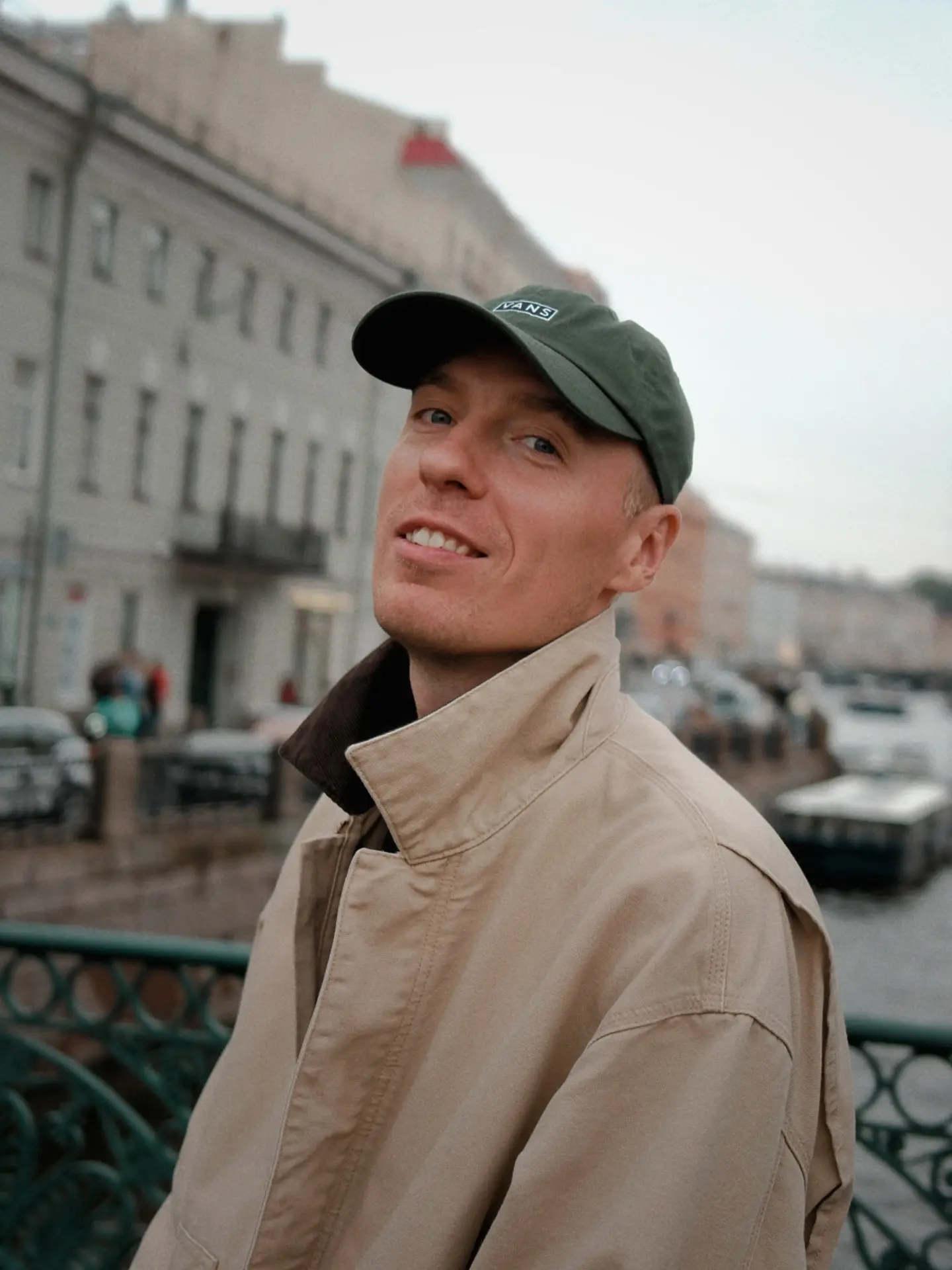 Последний месяц в наушниках лишь одна песня на повторе. Пришло время и вам её услышать. «На счастье»