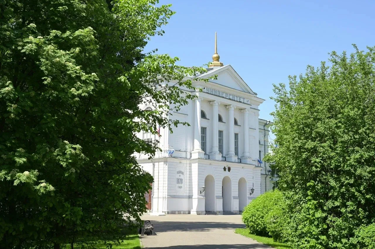 ТГУ вошёл в топ вузов России по уровню зарплат выпускников-юристов 🎓

Наш университет вошел в рейти