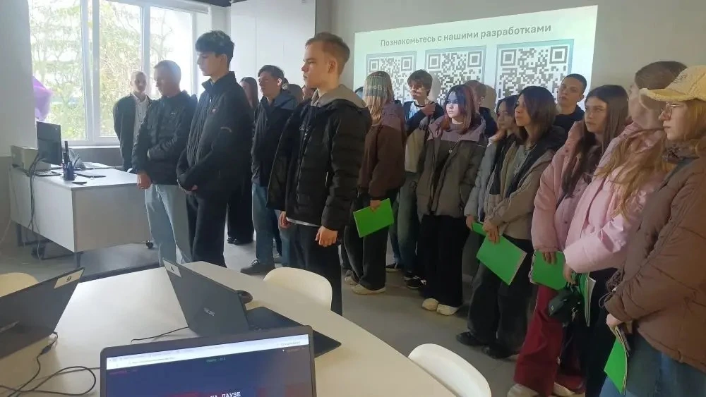 🚀 Профориентация в действии  Обучающиеся 8 «В» и 8 «Г» классов приняли участие в Дне открытых дверей