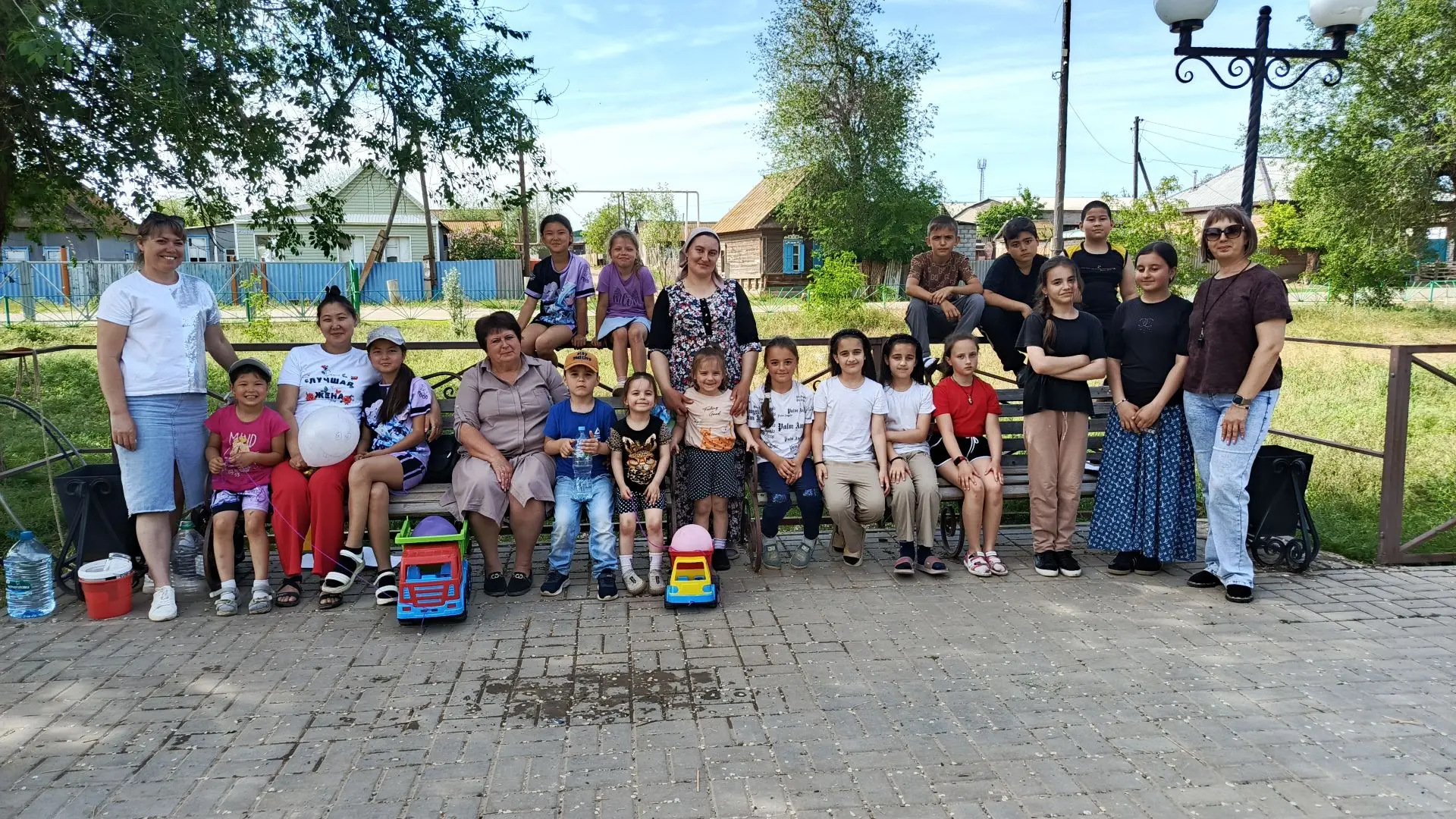 🧑‍🧑‍🧒‍🧒 15 мая, в Международный день семьи, сотрудники Дома культуры  и библиотеки ...