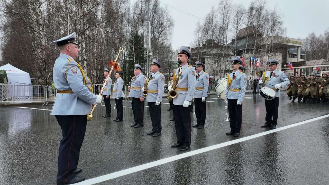 Ханты-Мансийск встречает День Победы!  📸 Ханты-Мансийск | Онлайн
