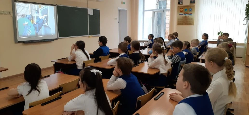 🌍 Зелёная школа: учимся беречь наш дом! 🌱 В нашей начальной школе активно внедряются эко-уроки по ма
