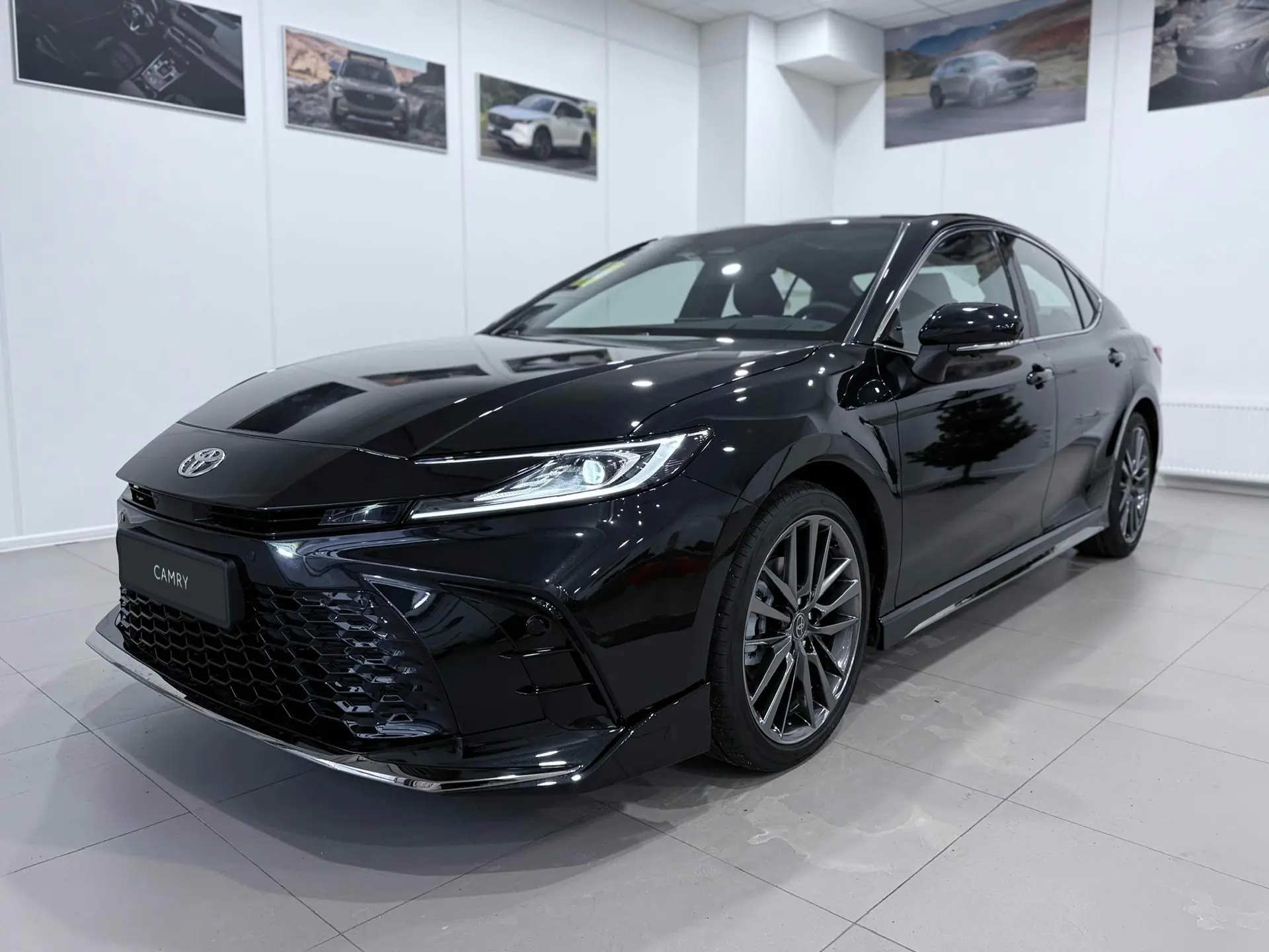 ✅ В ПРОДАЖЕ ✅
🚘 TOYOTA CAMRY, 2.0 (197 л.с.), гибрид 
 
Комплектация: Sport PLUS
Привод: Передний
Г