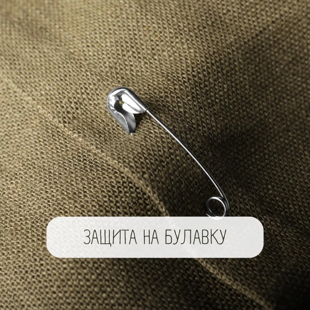 Защита на булавку  Зажгите тонкую свечу и на ней хорошо прогрейте булавку. Проколите этой булавкой э