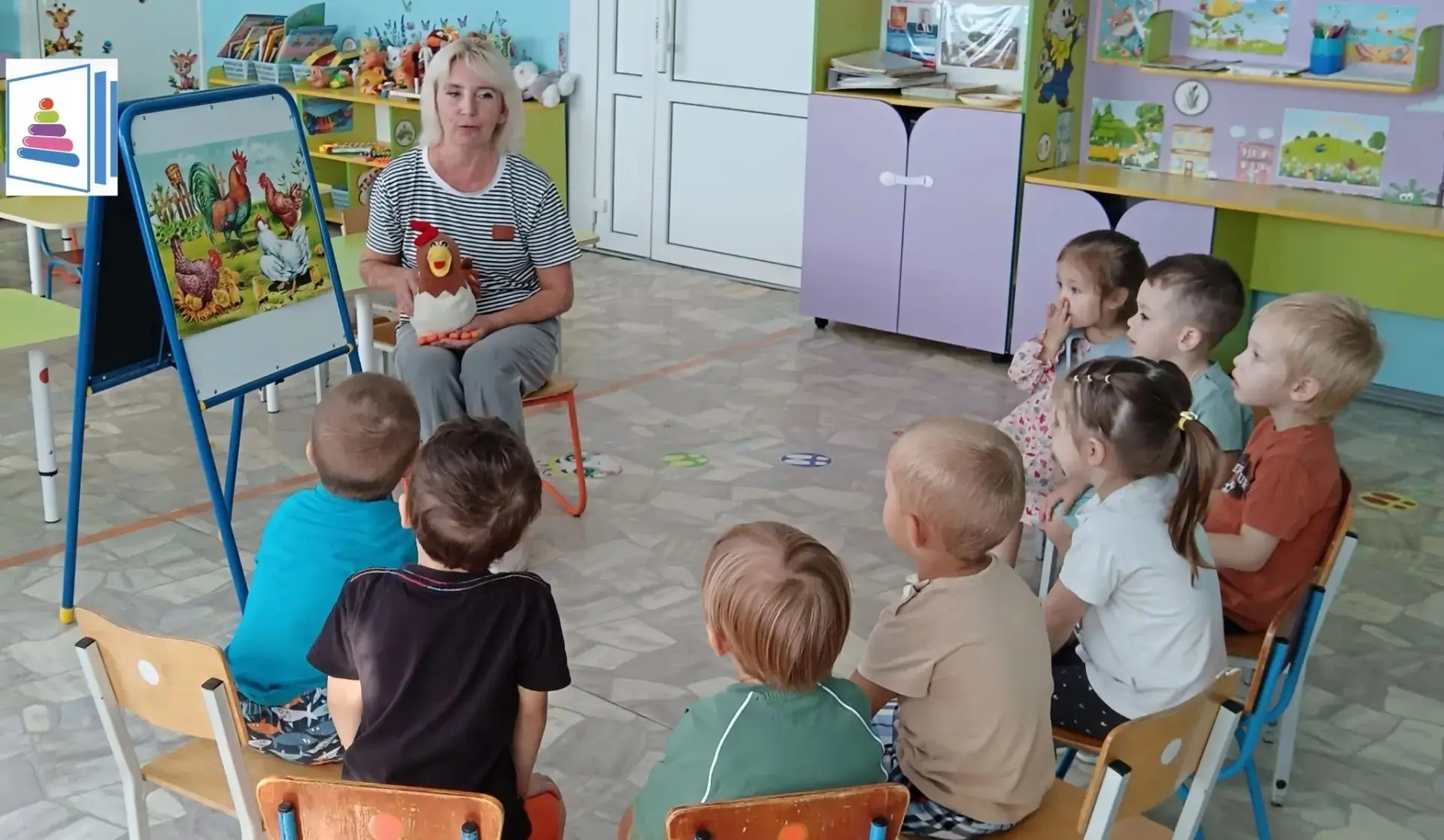 Сегодня к детям 2 мл. группы приходила Курочка. Она рассказала про свою семью и попроси...