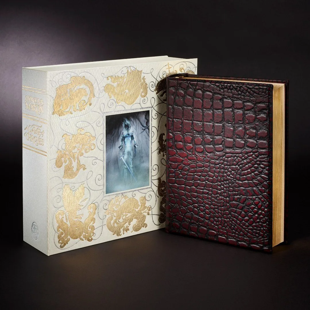 Folio Society выпустит юбилейное коллекционное издание «Игры престолов», подписанное самим Джорджем 