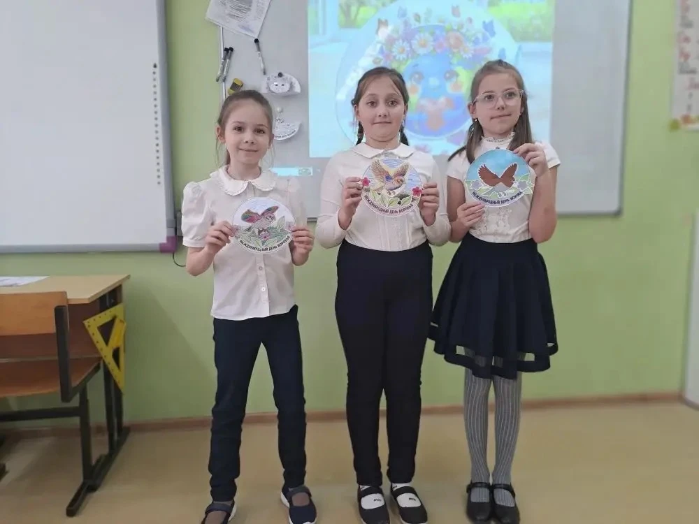 🌾 Сегодня особенный день — Международный день воробья! 🕊️  Воробей — маленькая птица с большим сердц