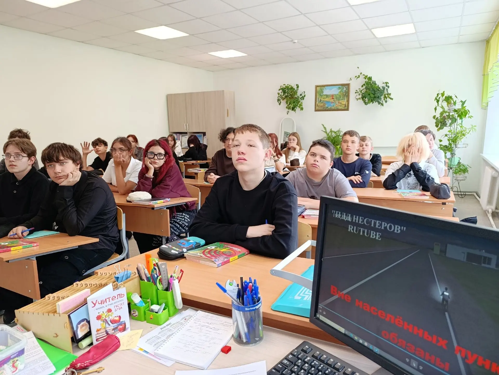 Уроки безопасности в рамках акции "Внимание - дети!" продолжаются.  Сегодня старшекласс...