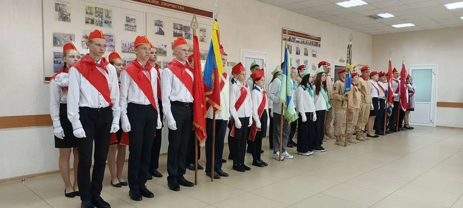 🇷🇺 РАВНЕНИЕ НА ЗНАМЯ!