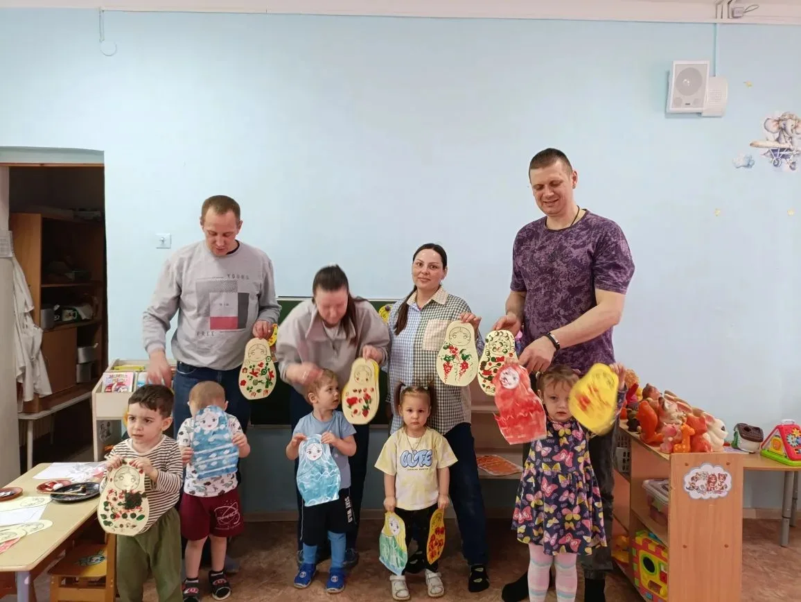 В рамках года единства народов России в нашем детском саду продолжают проходить творчес...