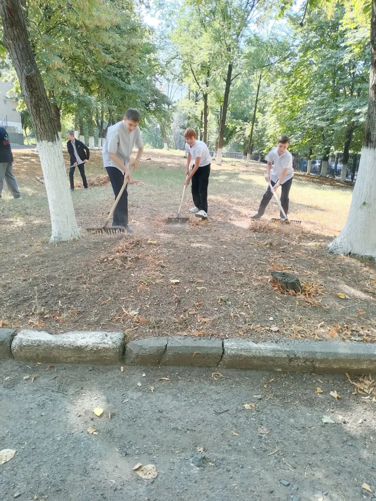 ♻️ 3 сентября 2026 года обучающиеся МБОУ "Школа 6" под руководством учителя технологии ...