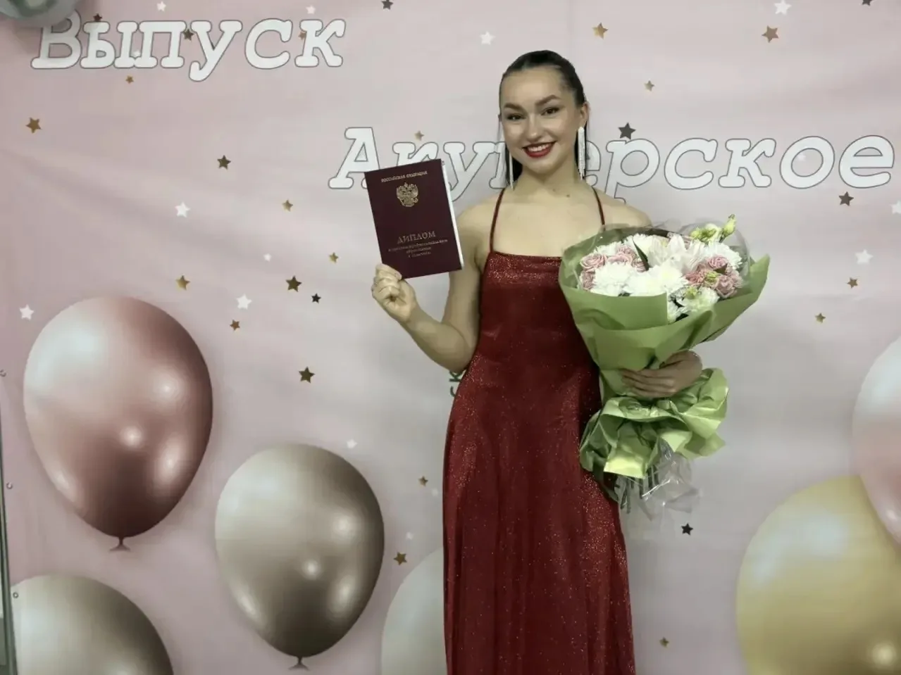 "У акушерки весь мир на руках": юная выпускница медколледжа о своей профессии 🤰   💐В Международный ж