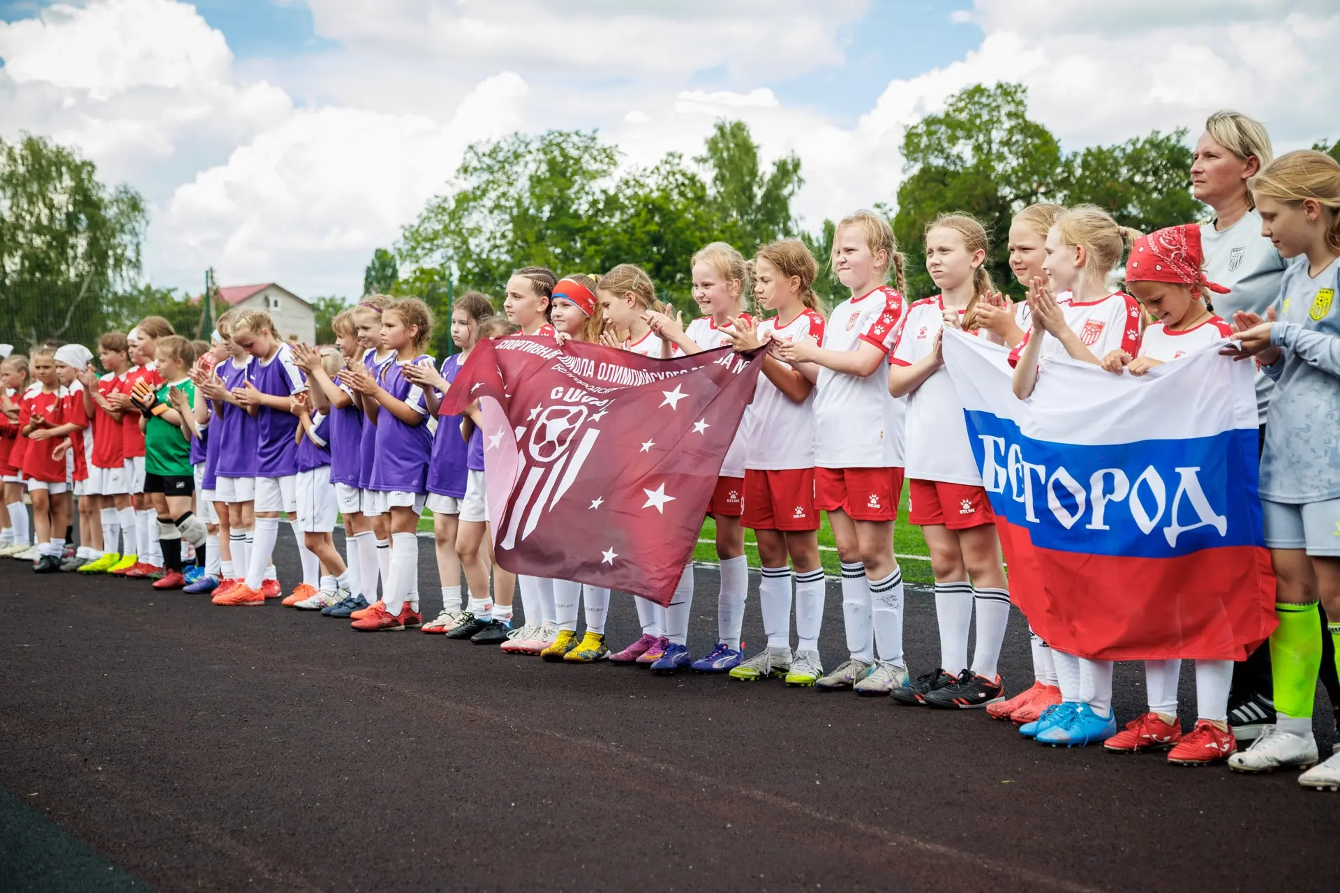 ИГРАЙ КАК АЛИНА

В минувшие выходные на футбольных полях 🏟️кипели нешуточные страсти, достойные фин