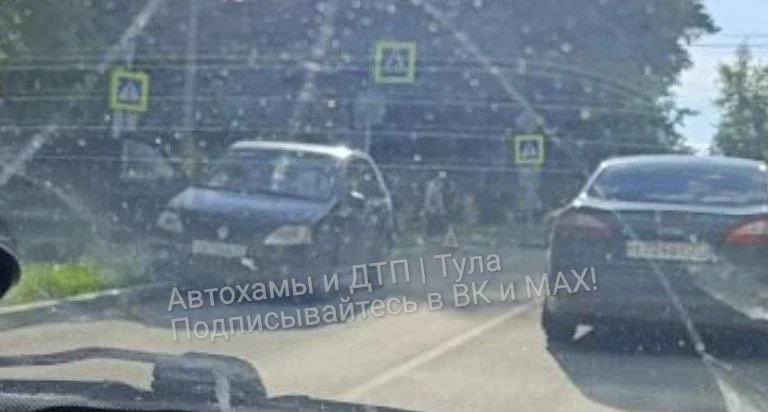 🚨🚔ДТП на перекрестке ул. Максима Горького и ул. Галкина сейчас. На этом участке есть затруднение дви