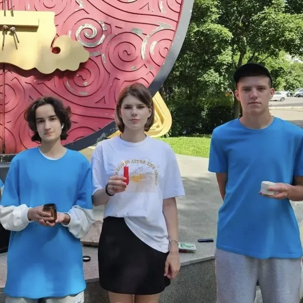 Сегодня, в День памяти и скорби, наши гимназисты приняли участие во всероссийских акциях, посвящённы