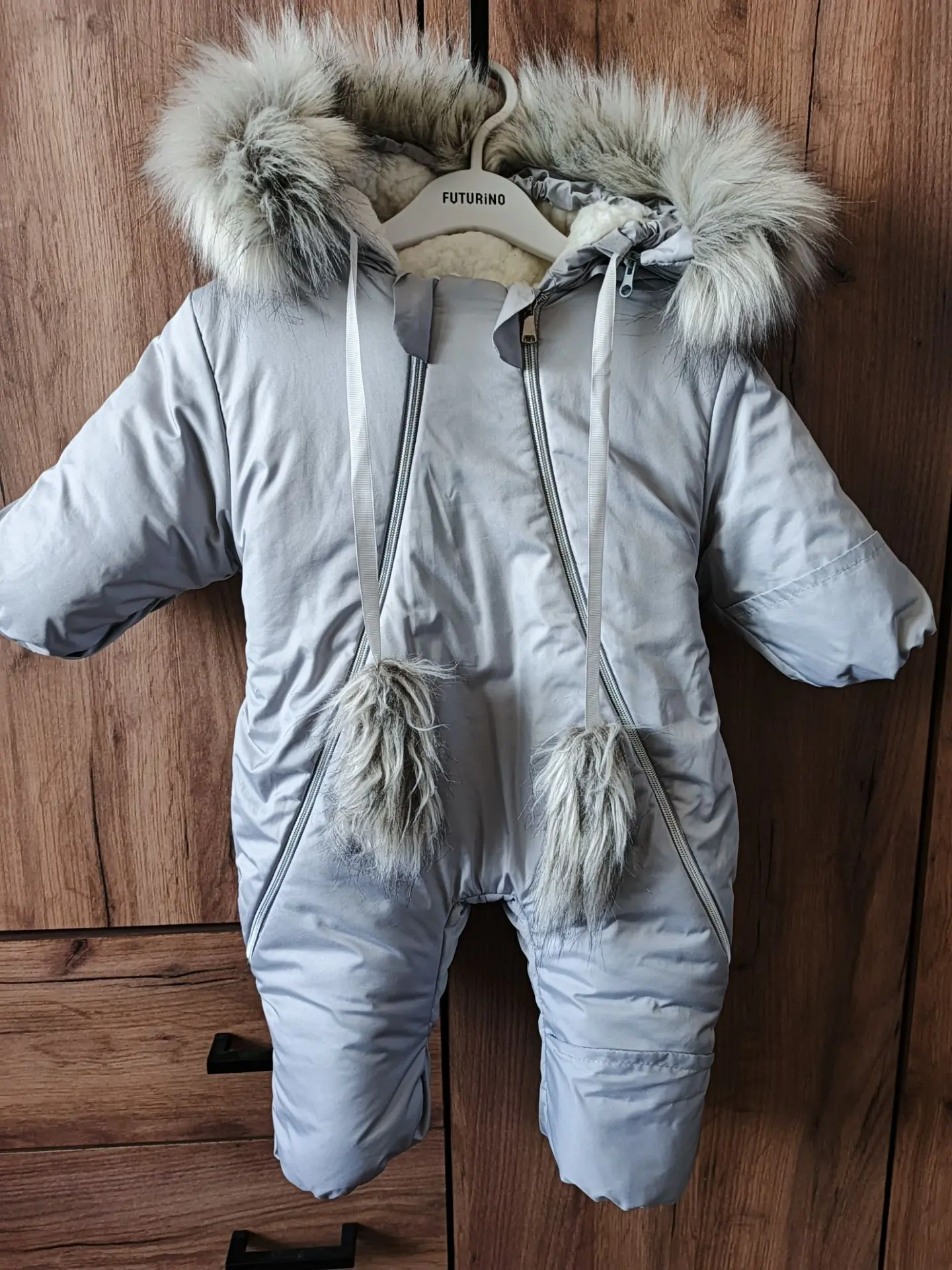 Продам : комбинезон 74 р -3000₽. Торг