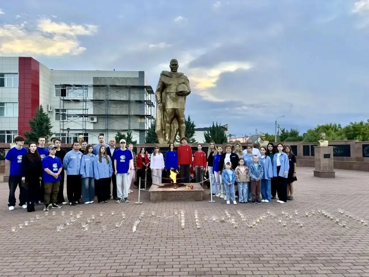🕯️ Свет, который никогда не погаснет: в Торбеево прошла акция «Свеча памяти»

Дата 22 июня — священ