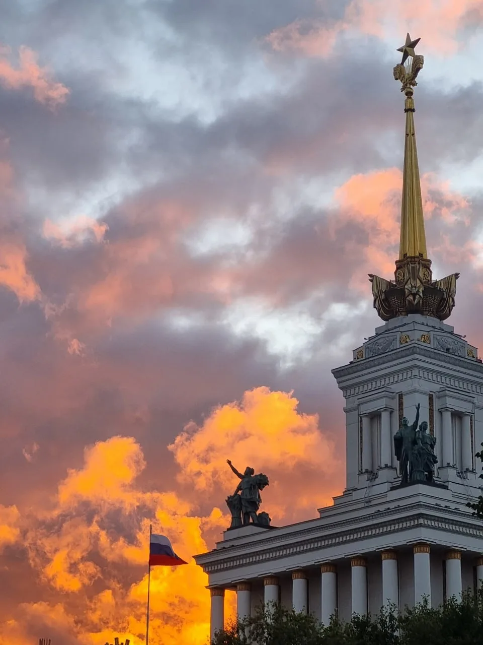Закат на ВДНХ
