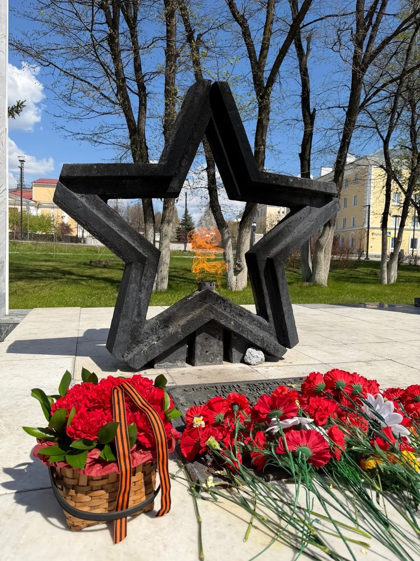 🕊️ Минута молчания в память о героях

5 М класс во главе с классным руководителем Мазурок Натальей 