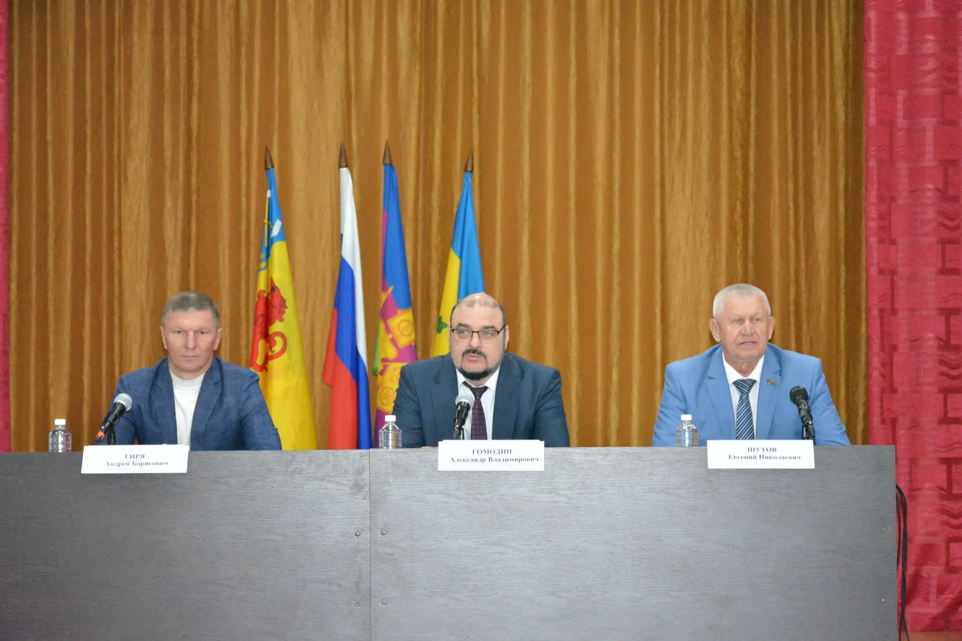 🏛️ В актовом зале сельского Дома культуры посёлка Прогресс, по адресу: ул. Красноармей...