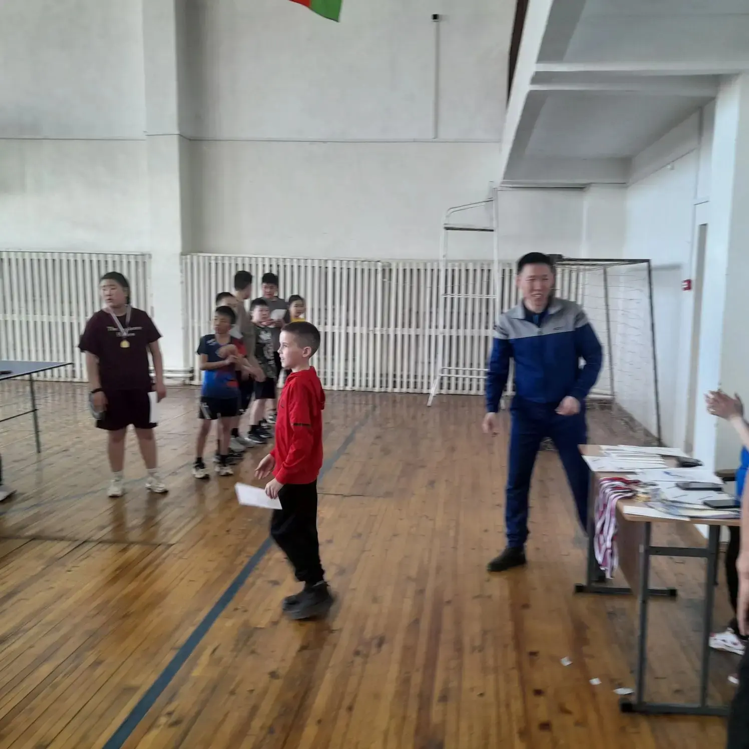🏓 Держали ракетку крепко, били точно: наши на районных соревнованиях!

Ветка дня — спортивная! 💪🔥