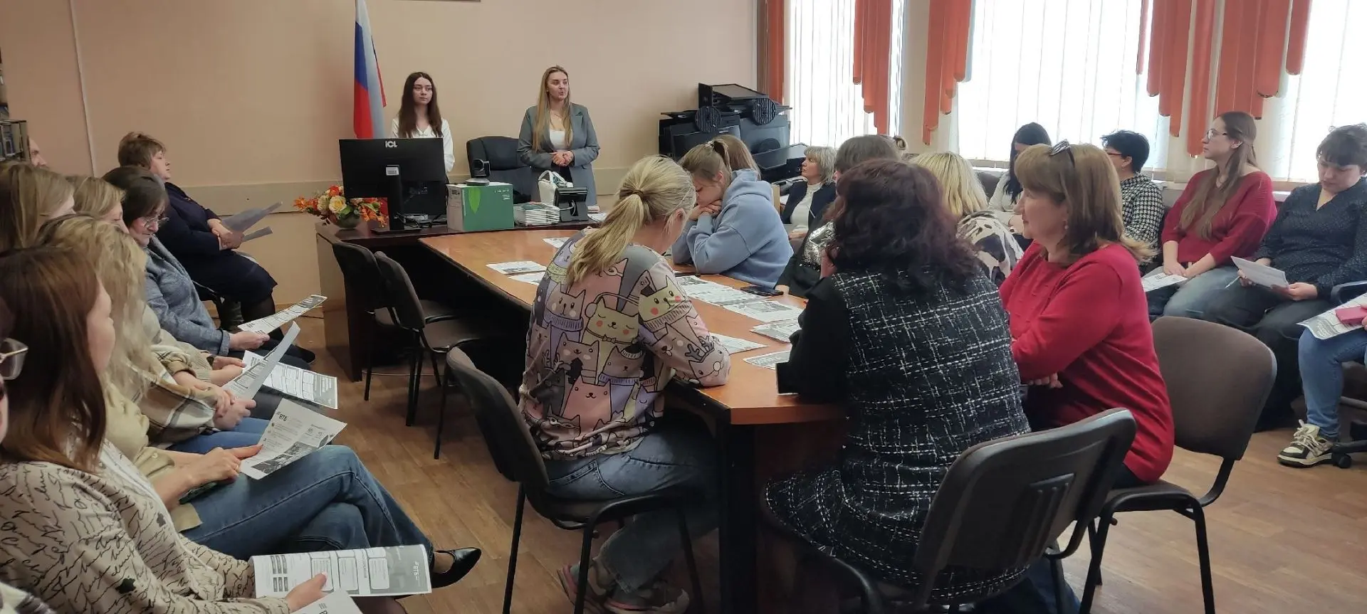 В целях повышения финансовой и правовой грамотности работников (в том числе работников старшего поко