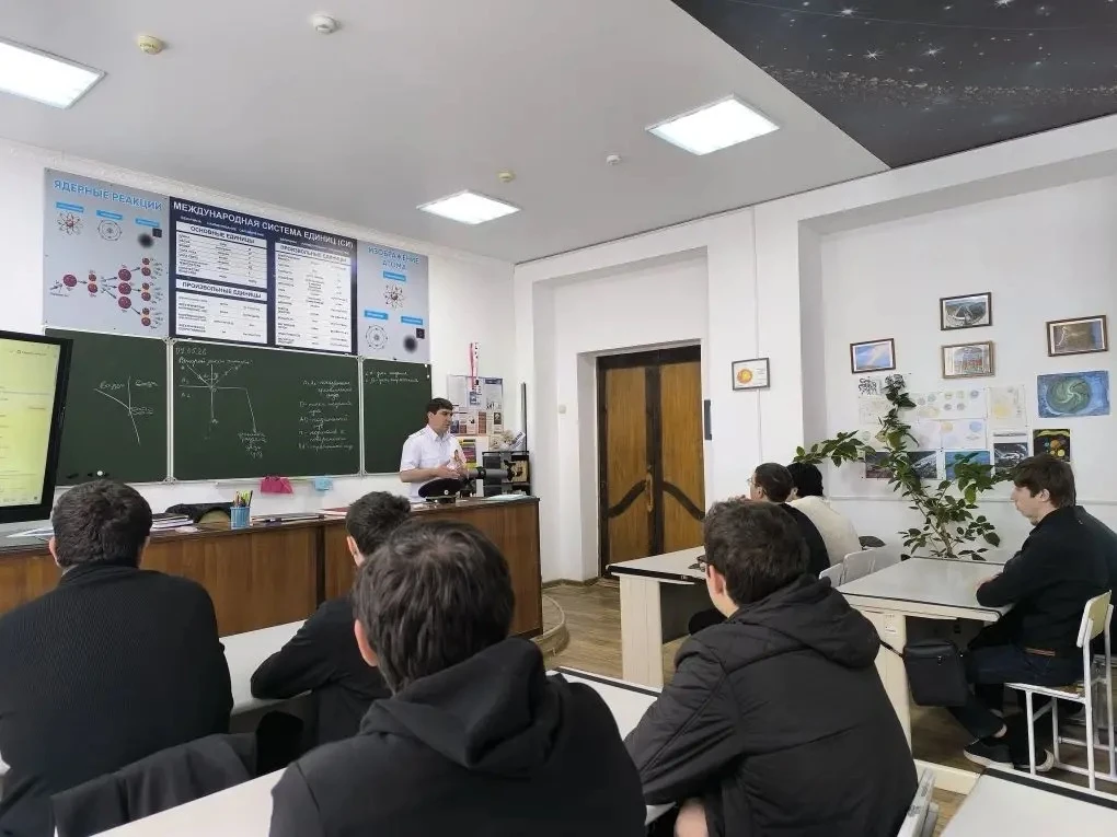 12.05. 2026 года сотрудник Госавтоинспекции МО МВД России «Карачаевский» провел важную профилактичес