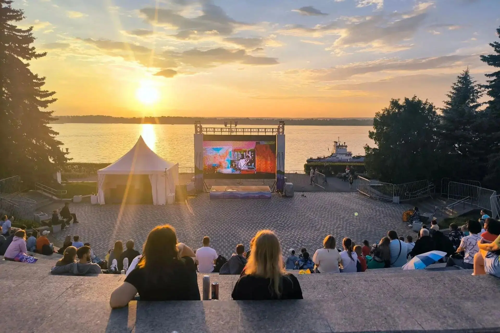 🎥 Бесплатный кинотеатр под открытым небом «Филин» приглашает на кинопоказы в Самаре
 
Кинотеатр под
