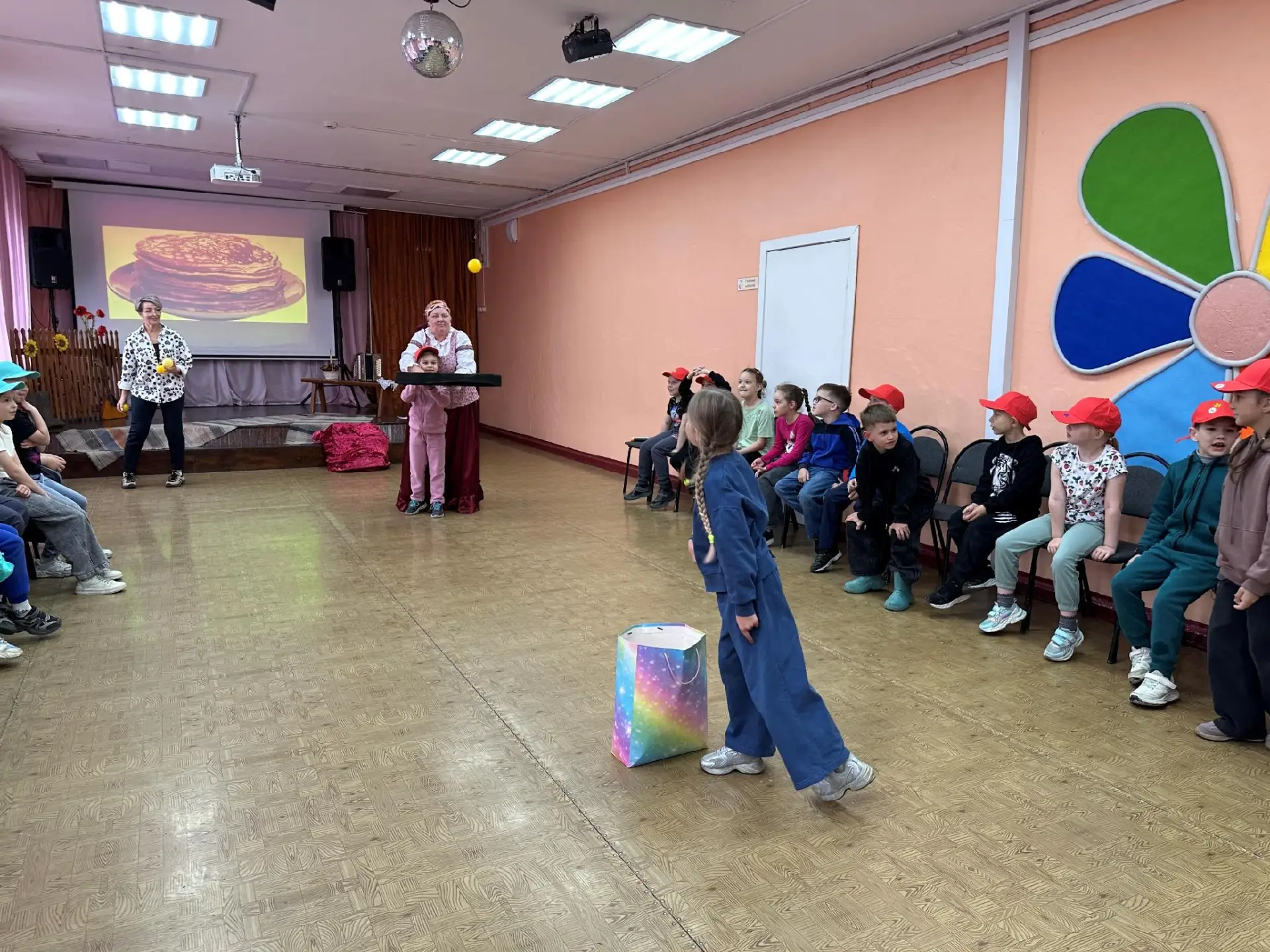«ДЕНЬ ЗАЩИТЫ ДЕТЕЙ» В ЦЕНТРЕ ТВОРЧЕСТВА

Вот и наступили долгожданные летние каникулы для ребят школ