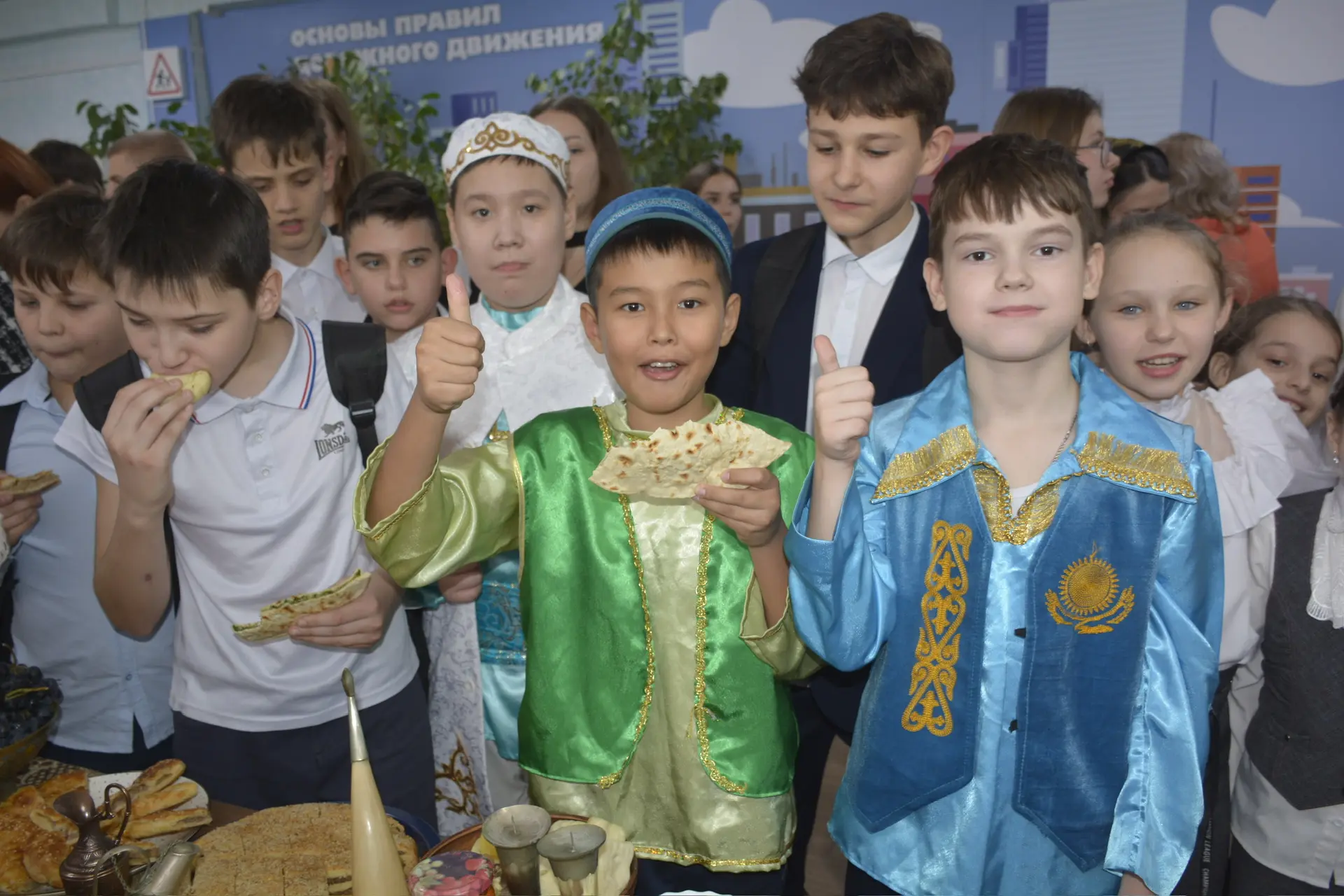 🙌Фестиваль Дружбы Народов   🎉Вчера в нашей школе прошел грандиозный фестиваль Дружбы Народов ! Это у