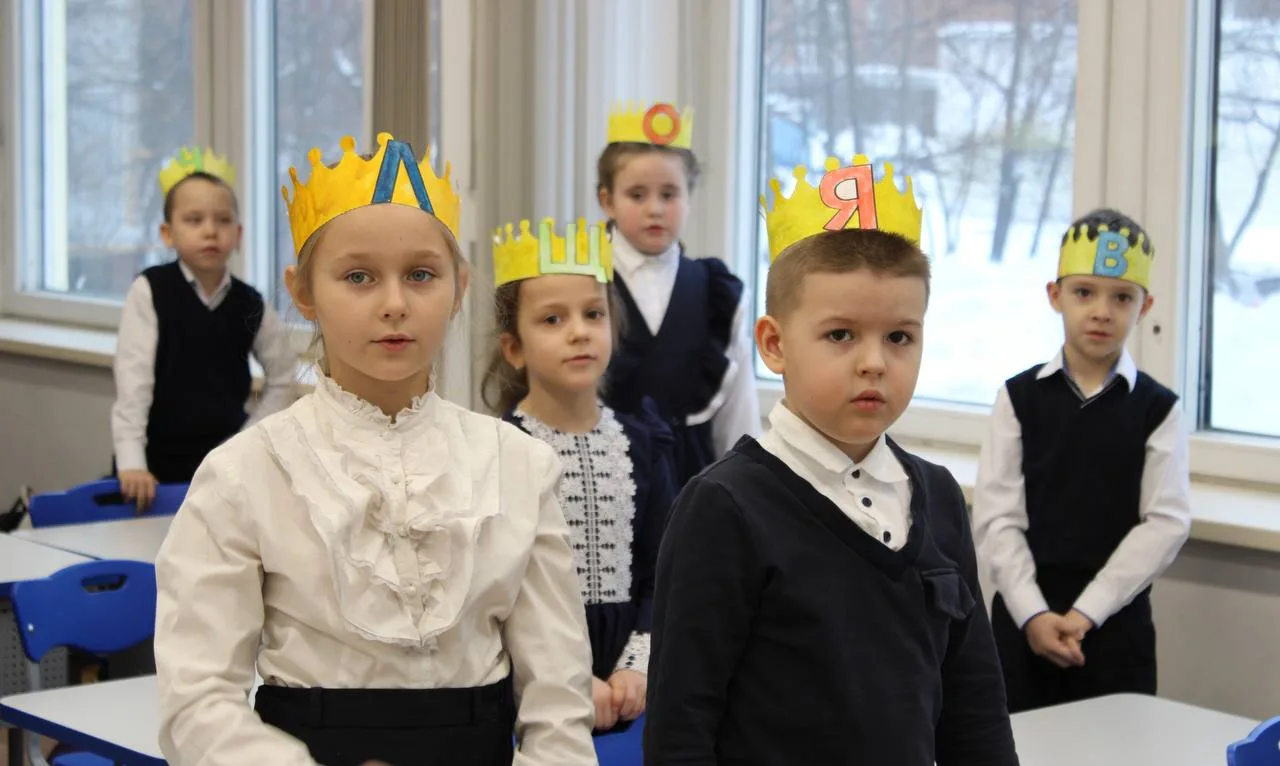 📖Наши первоклассники покорили первую вершину и попрощались с Азбукой!  Помните тот сентябрьский день