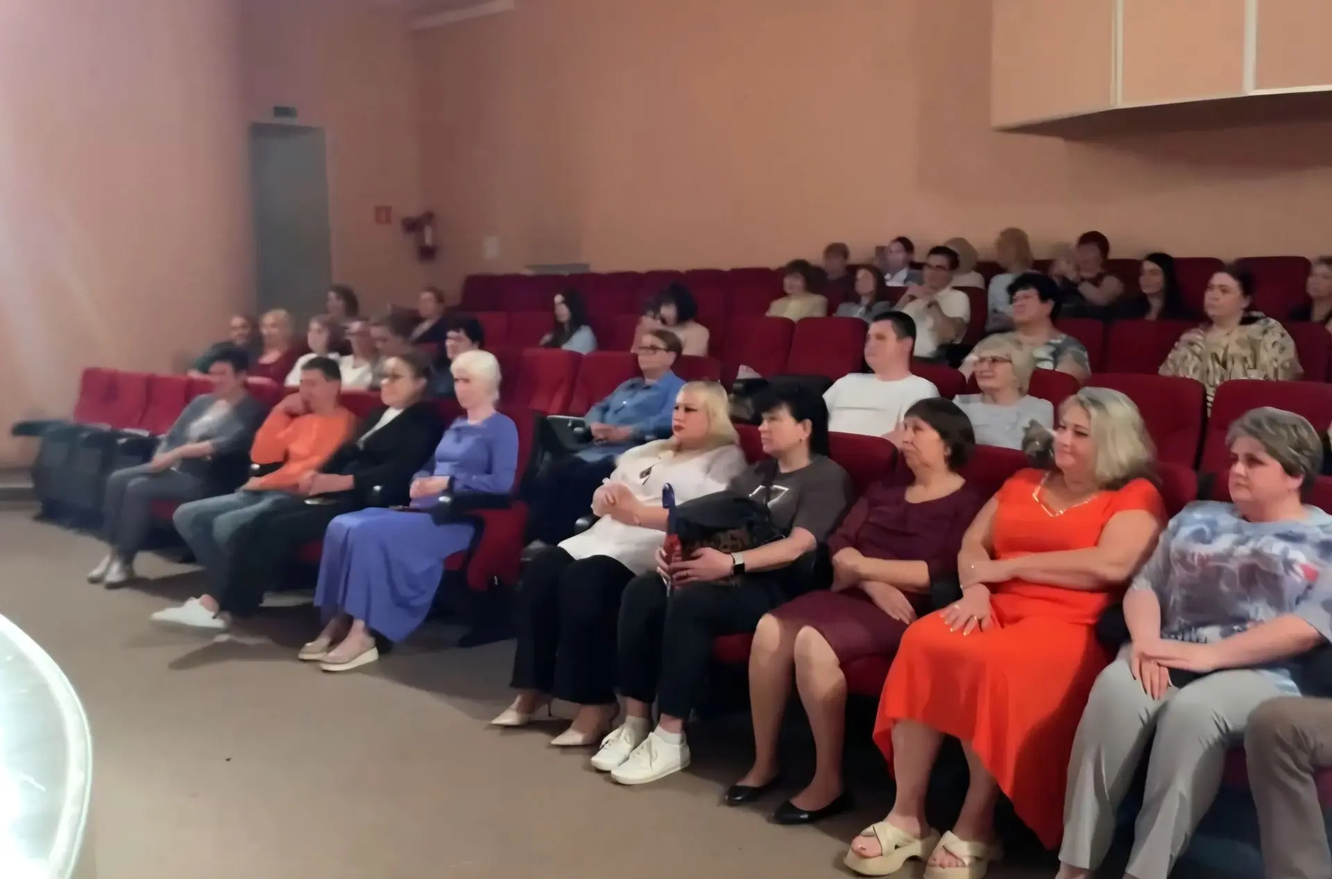 С Днем медицинского работника! СГКБ № 6 — команда профессионалов!🌿

День медицинского работника — э
