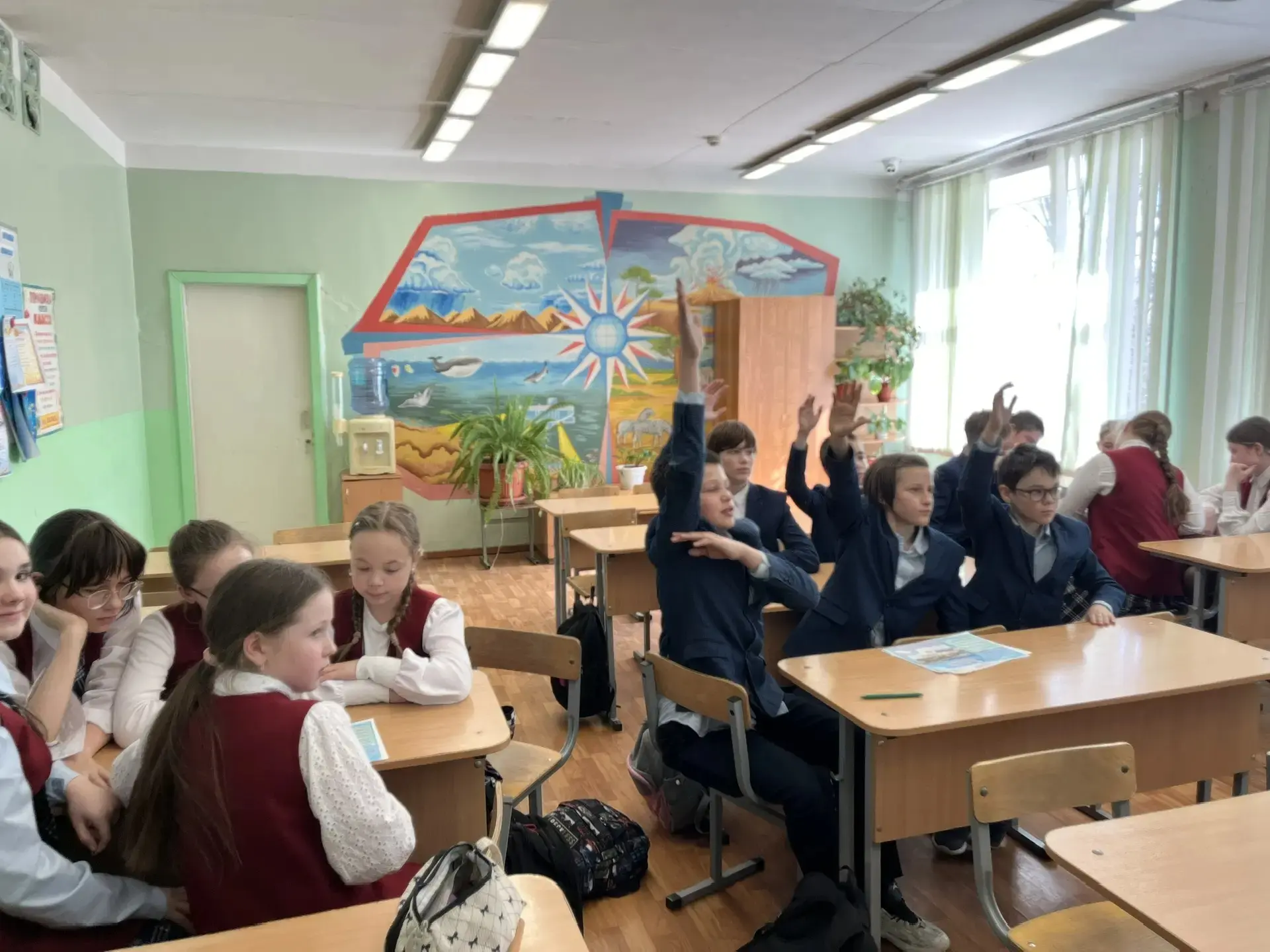 🗺️ Путешествие по России, не выходя из класса 🗺️    17 апреля наш Лицей присоединился к Всероссийско