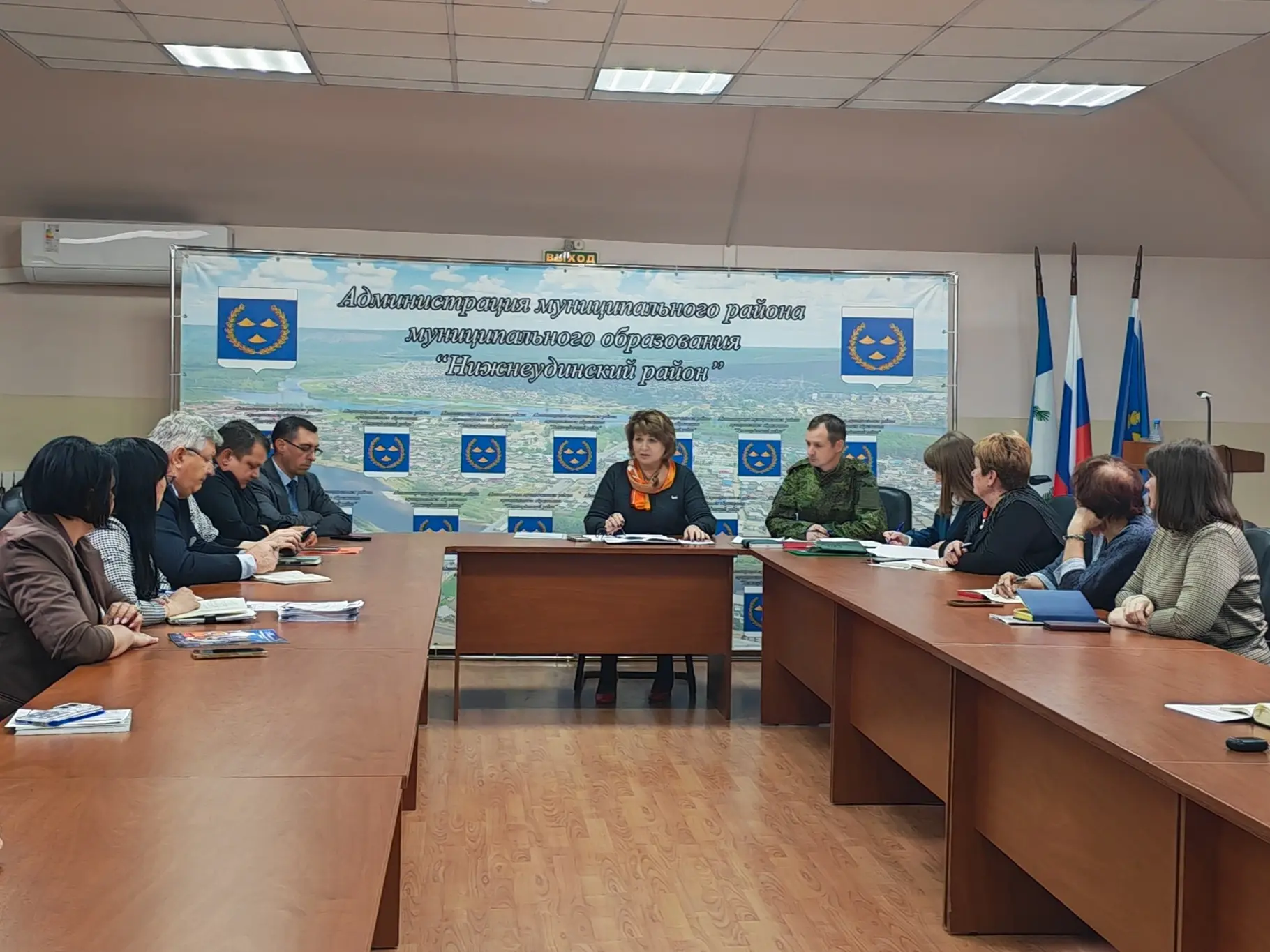 На очередном заседании муниципального межведомственного штаба по оказанию помощи участн...