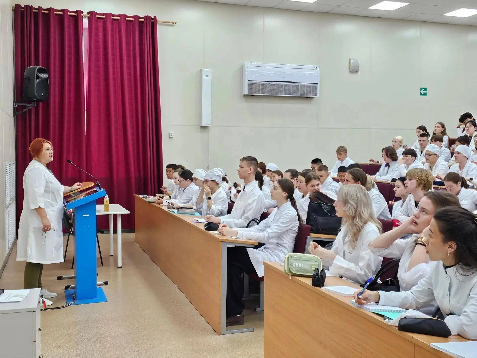 Для студентов первого курса прошла беседа на тему «Медико-биологическая специфика изуче...