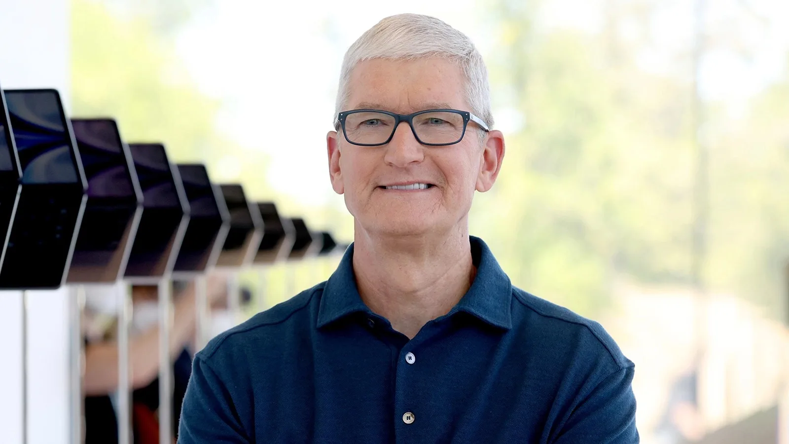 Тим Кук — больше не CEO Apple 🍎
