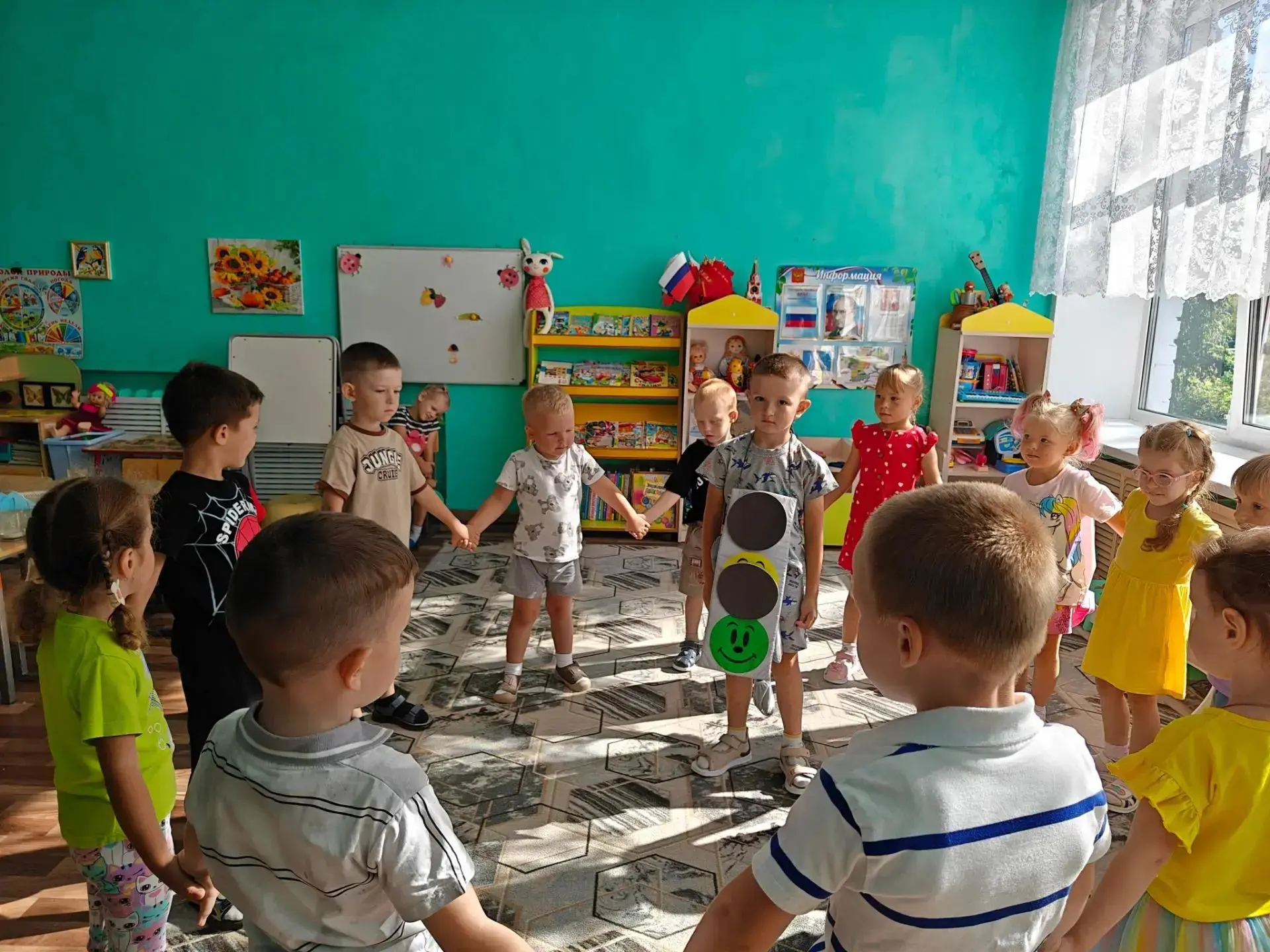 🚦 Красный, желтый, зеленый: в «Солнышке» прошел день дорожной грамотности
