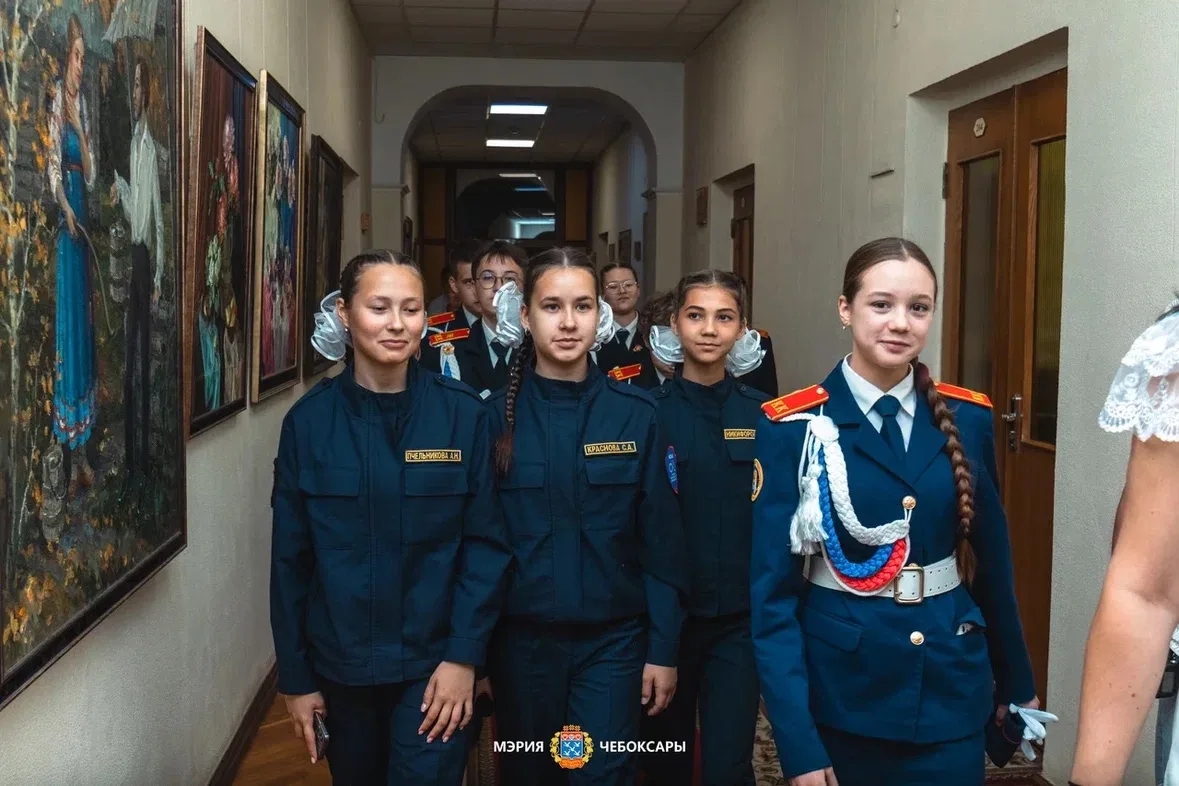 В рамках мероприятия прошла торжественная акция «Мы — граждане России»

В преддверии Дня России в ад