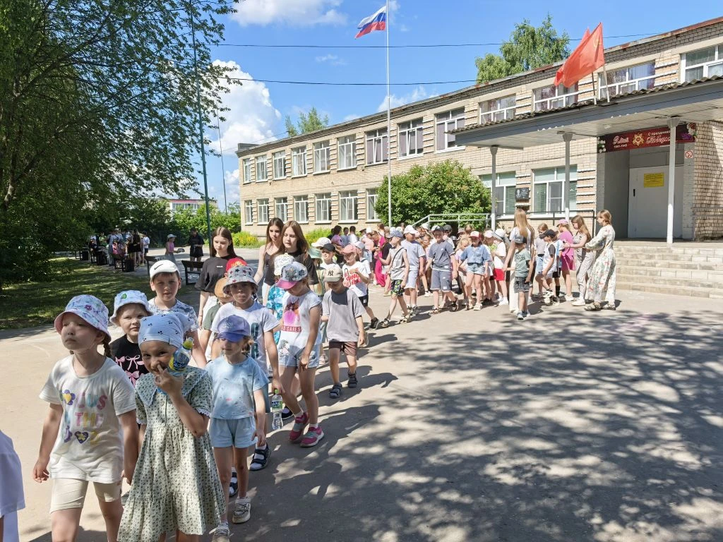 🔥 Волшебство продолжается!
Сегодня наш лагерь выбрался в  Шолоховский СДК, и время пролетело незаме
